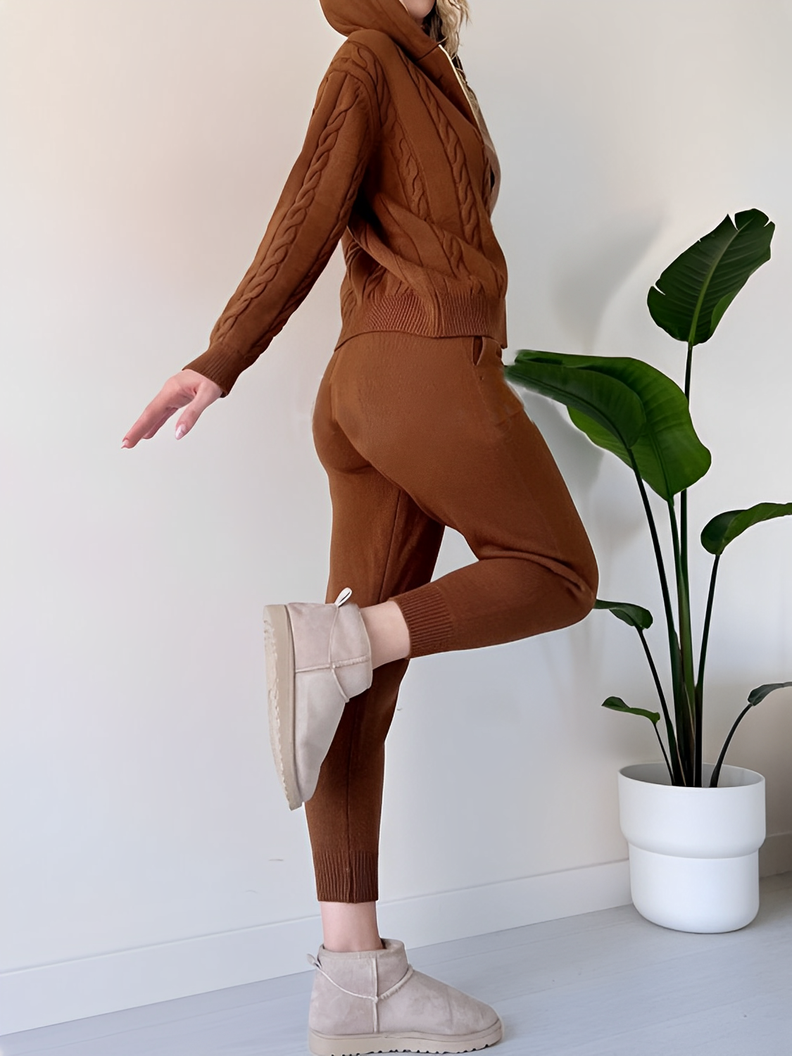 Women’s Cable Knit Zip Jacket Jogger Set