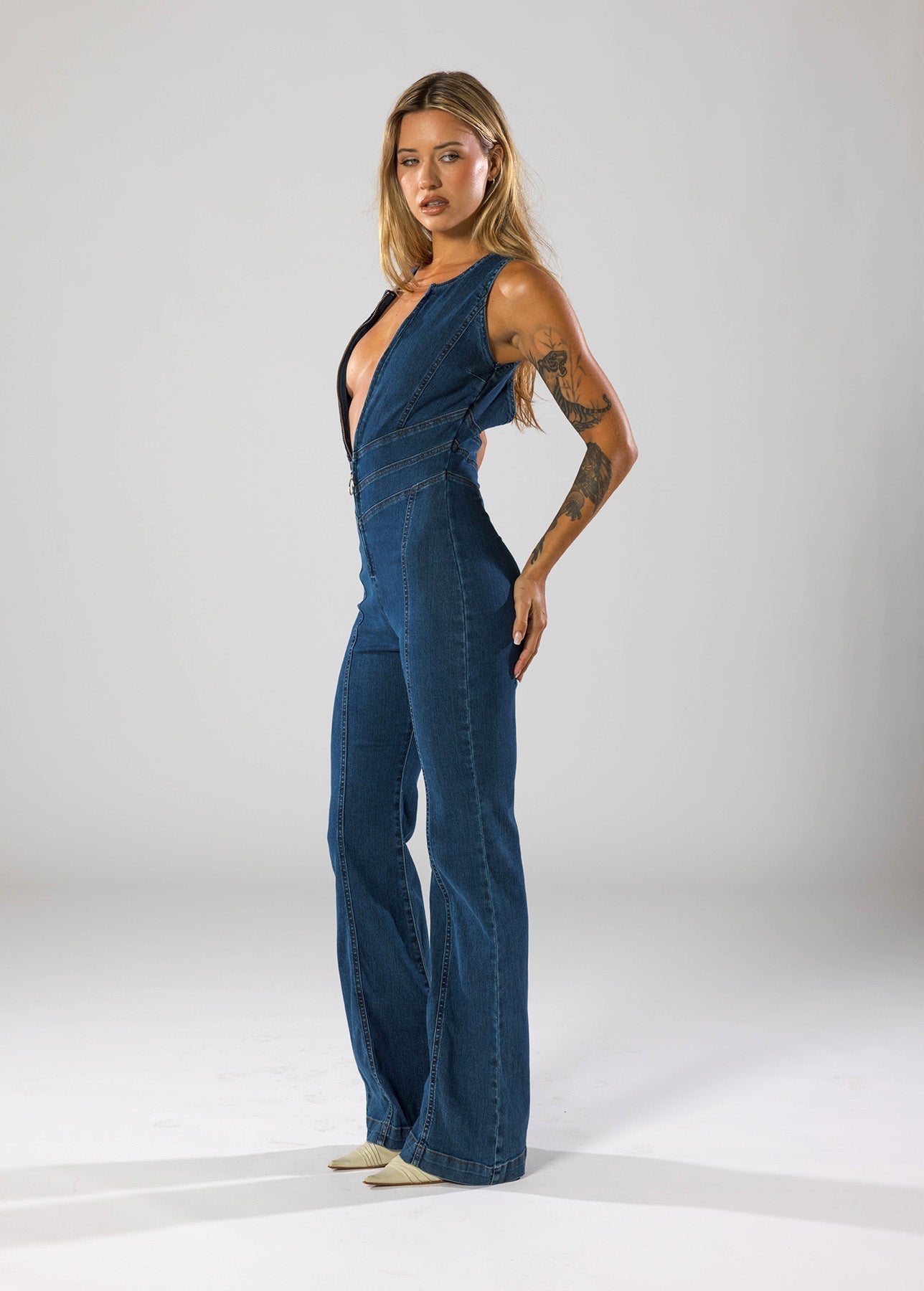 Women’s Sleeveless Zip Denim Jumpsuit